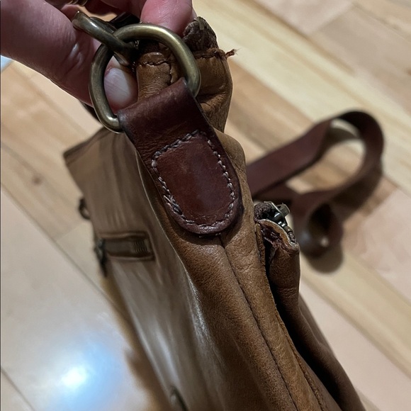 Roots Brown Leather Small Messenger Bag - Picture 15 of 17